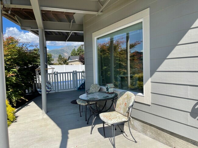 Foto del edificio - 148 Lakeview Ln