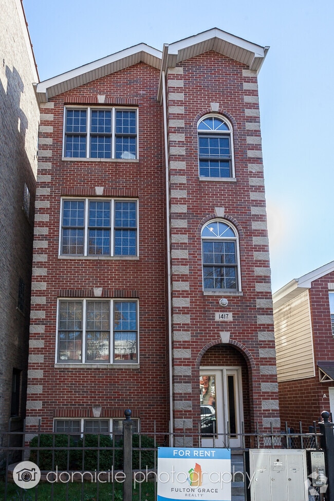 Building Photo - 1417 W Erie St
