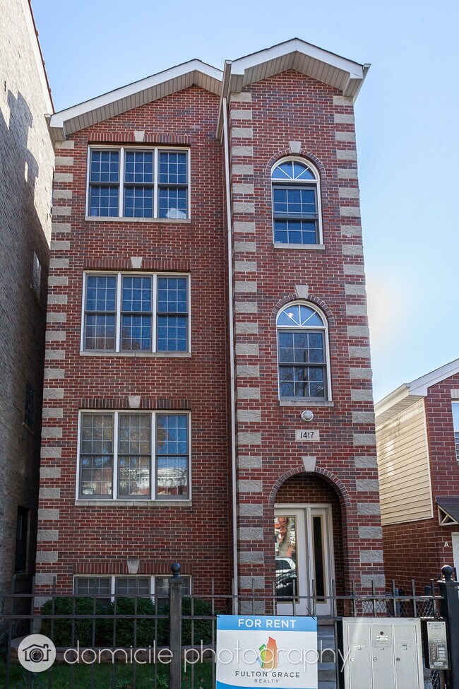 Building Photo - 1417 W Erie St