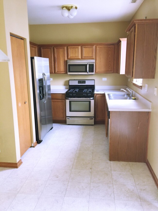 Foto del edificio - 1746 Fieldstone Dr N