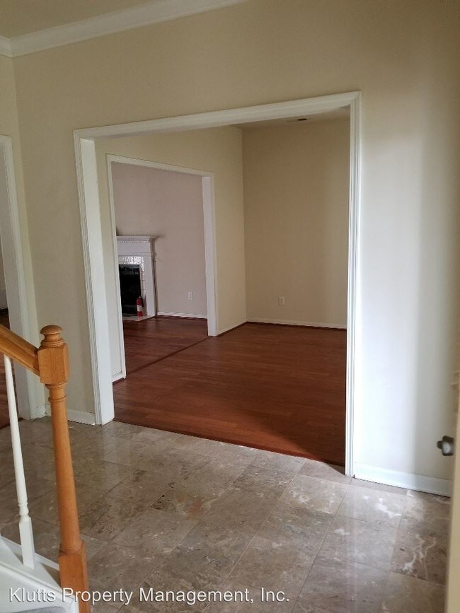 Building Photo - 4 br, 2.5 bath House - 3418 Rea Forest Drive