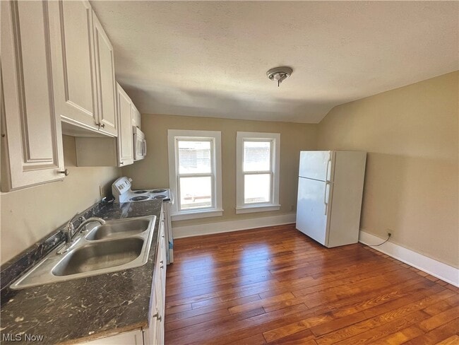 Building Photo - 206 Myrtle Pl