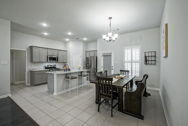 Foto del edificio - 1975 Meadow Oak Dr