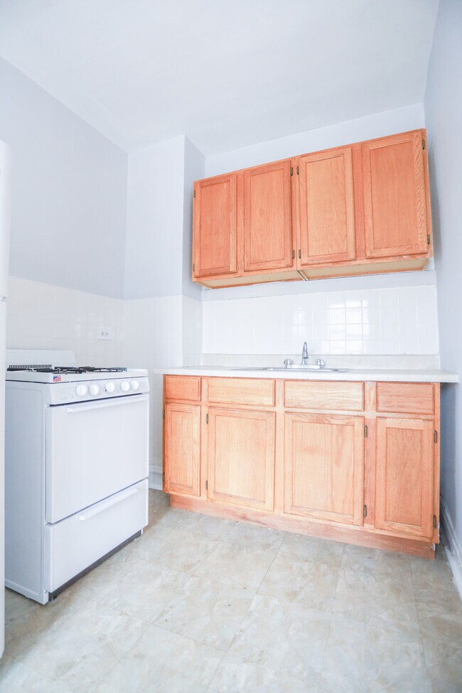 6948 N Ashland Blvd Unit 3D, Chicago, IL 60626 Condo for Rent in