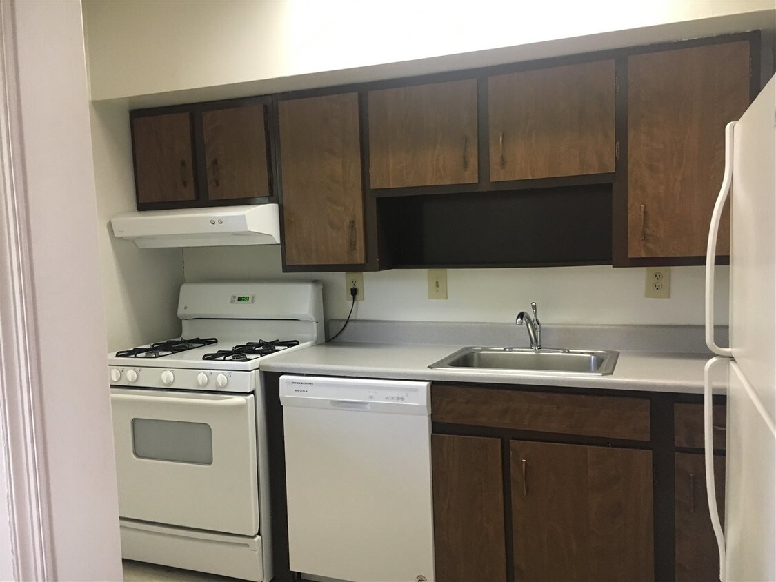 Building Photo - 120 Hessian Hills Ridge