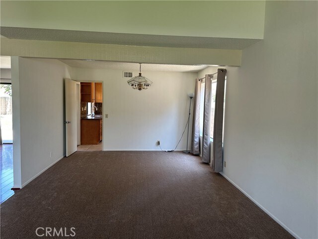 Foto del edificio - 1581 W Elm Ave
