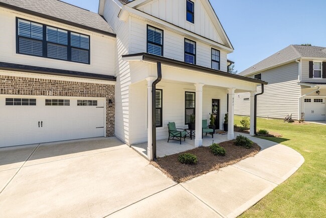 Building Photo - 821 Lost Grv Trl
