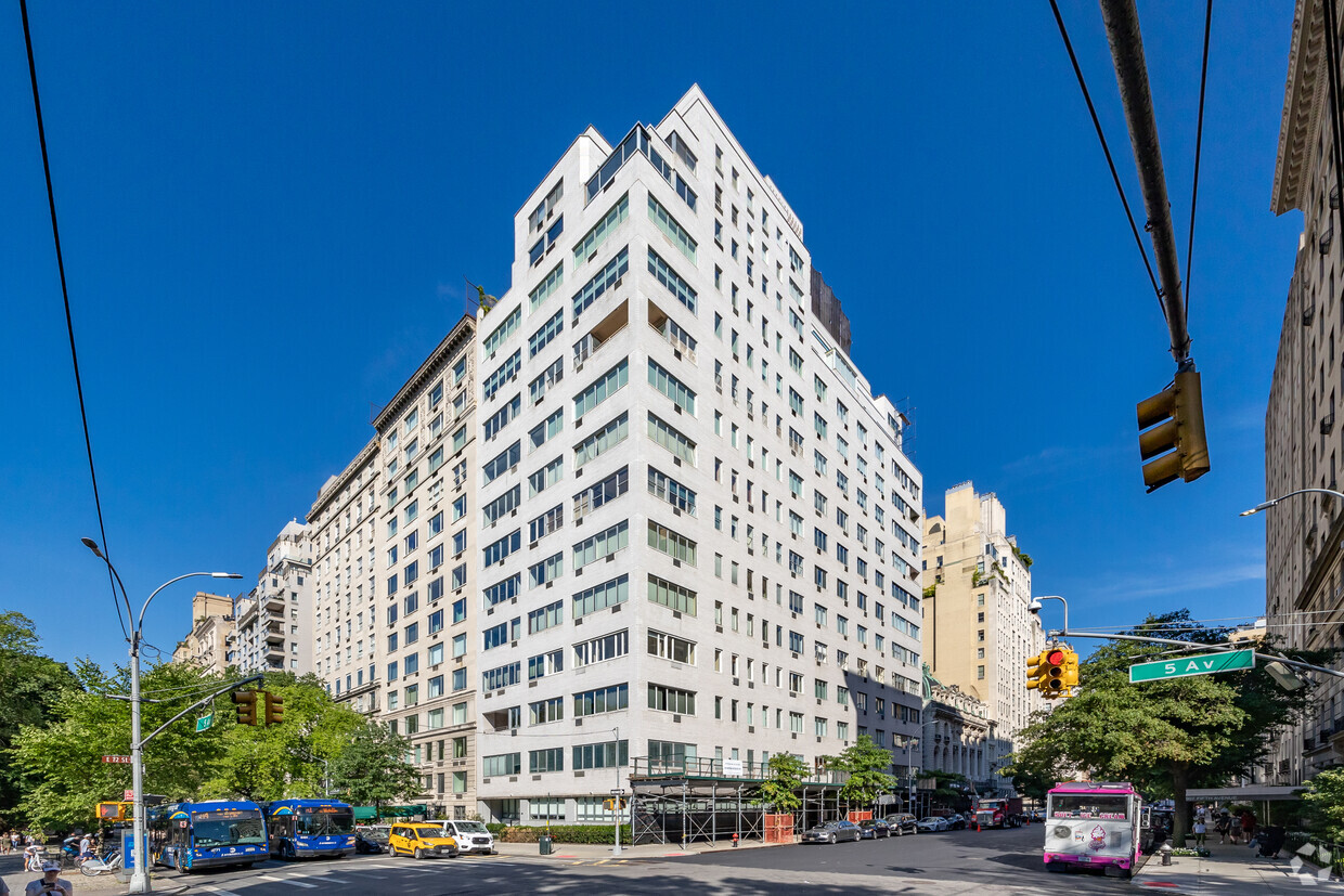 Primary Photo - 910 5th Ave