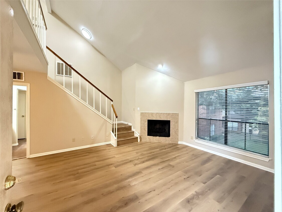 Foto principal - 3100 Walnut Bend Ln