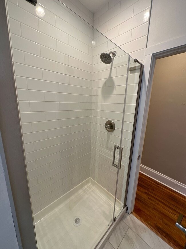 Foto del edificio - Chittenden Ave 145-147 48K