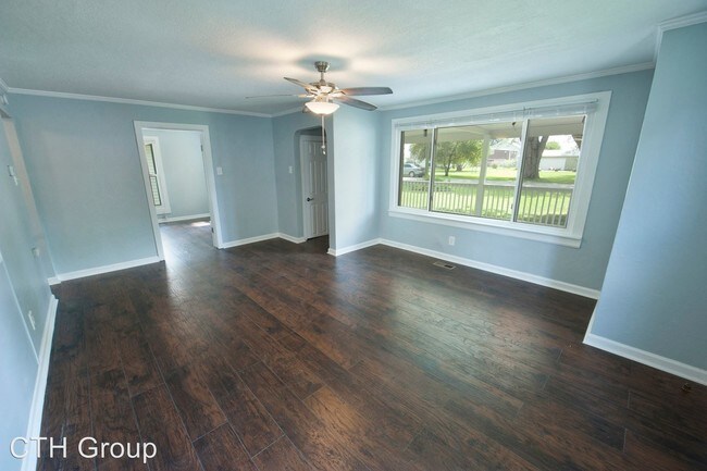 Foto del edificio - 3 br, 1 bath House - 3270 Lake Side Dr NE