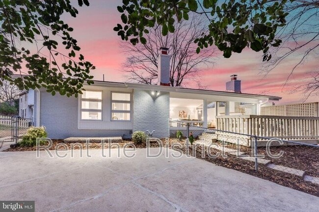 Building Photo - 4234 South Dakota Ave NE