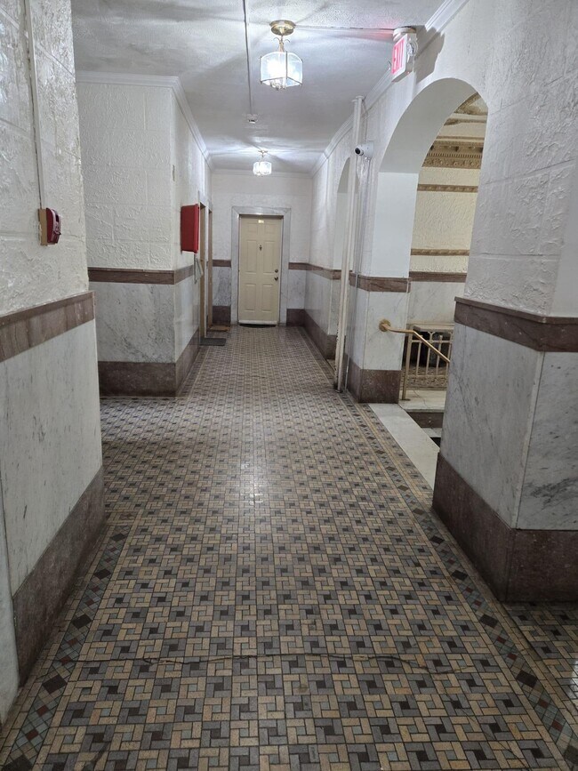 Building Photo - 325 79th St