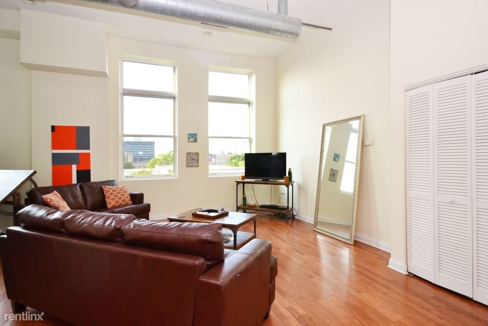 Primary Photo - 3 br, 3 bath Condo - 1215 W Gunnison St
