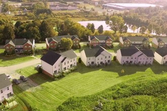 Edgewood Manor Townhomes Photo