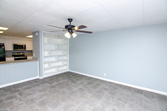 Foto del edificio - 1041 Harold Dr
