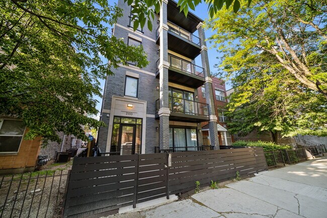Foto del edificio - 2110 W Washington Blvd
