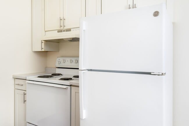 Interior Photo - 2626 Fremont Ave S