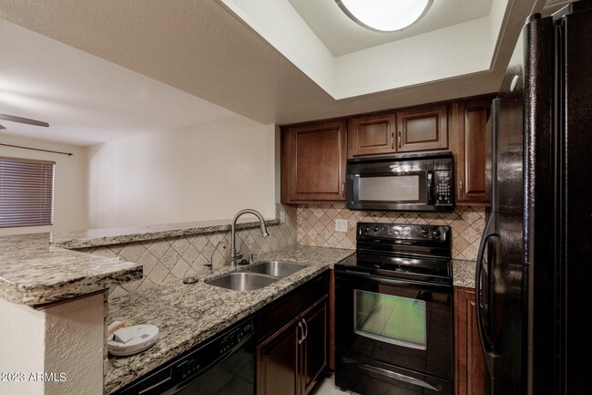 Building Photo - 3601 W Tierra Buena Ln