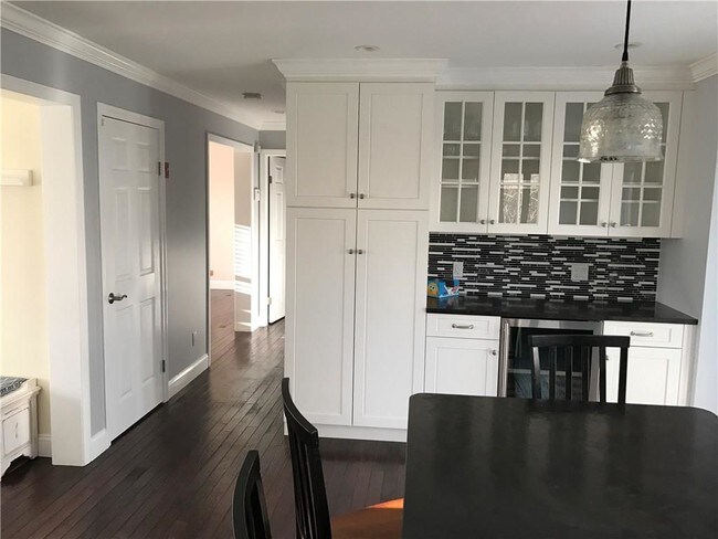 Foto del edificio - 110 Paradise Ave