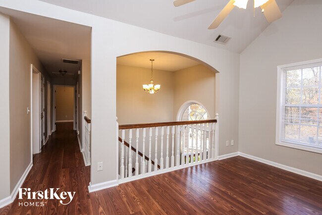 Foto del edificio - 311 Heatherwood Dr