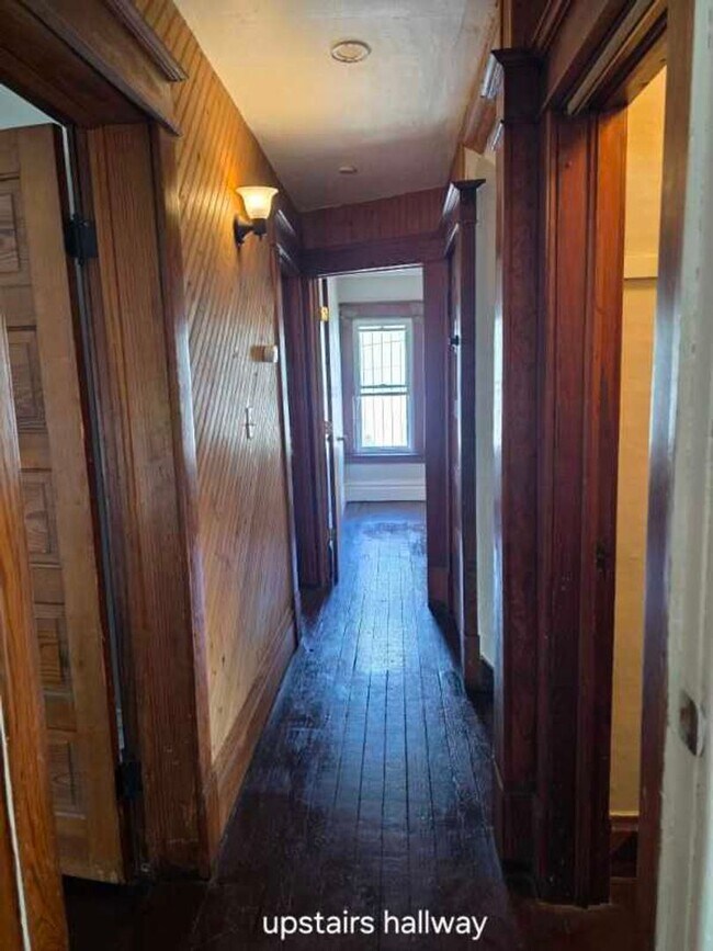 Building Photo - 913 Neumaier Ct
