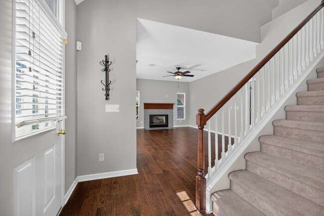 Building Photo - Unique Centennial Townhome