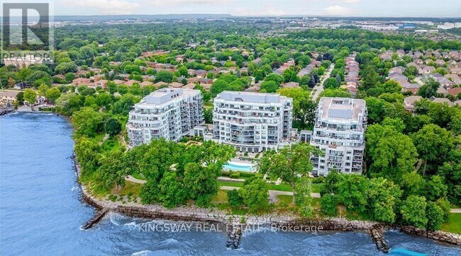 Photo du bâtiment - 3500 Lakeshore Rd W