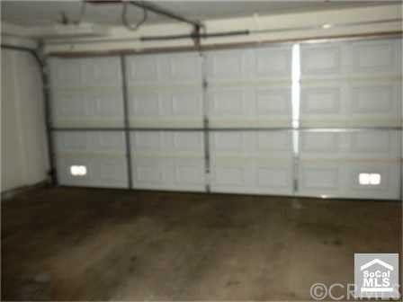 Building Photo - 1255 N Los Robles Ave