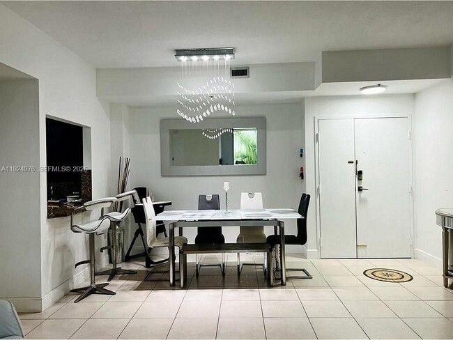 Foto del edificio - 9805 NW 52nd St