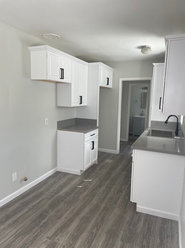 Kitchen - 6131 E Olympic Blvd