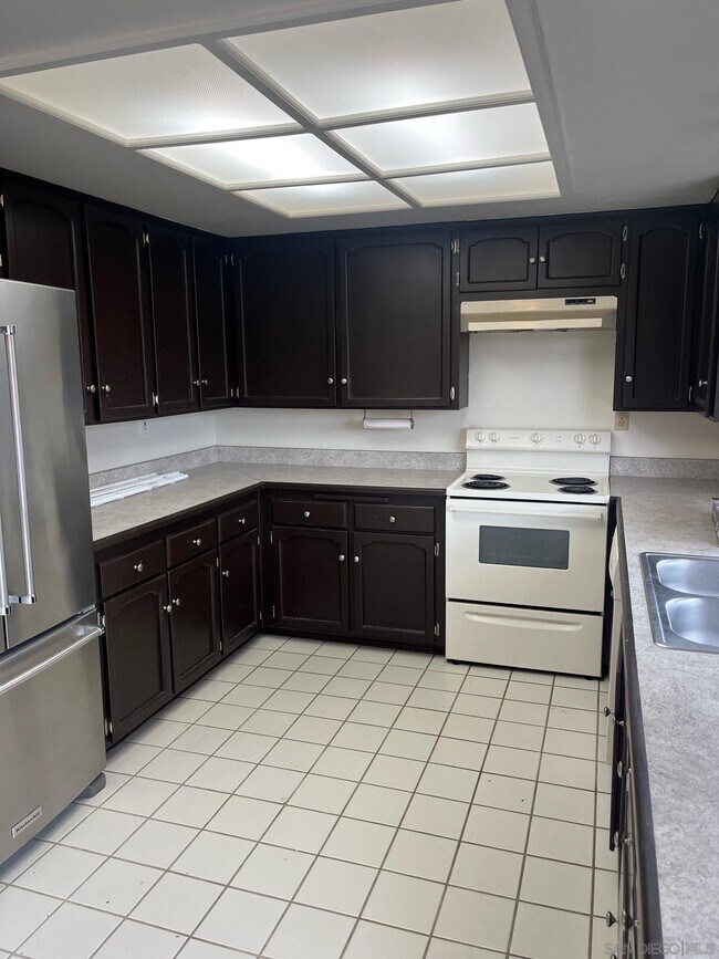 Building Photo - 842 Bonita Dr