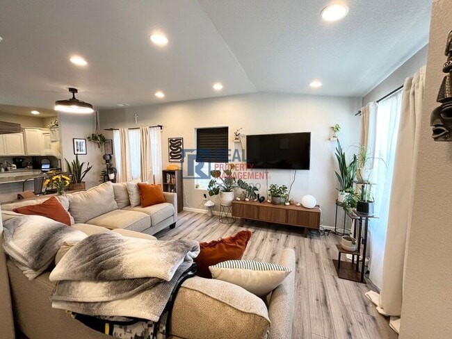 Photo - 942 Petra Heights Townhome
