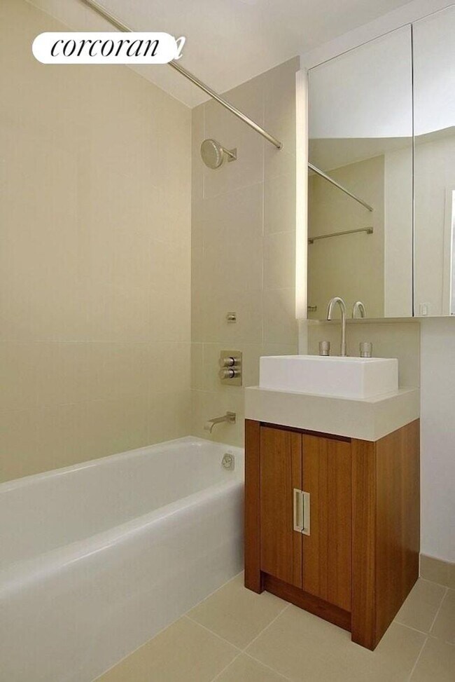 Foto del edificio - 450 W 17th St