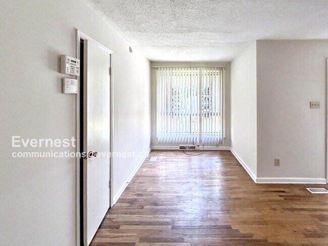 Foto del edificio - 3517 Pine Ave SW
