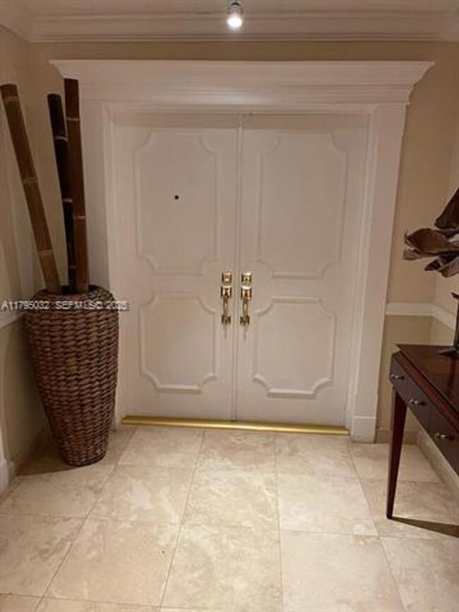 Building Photo - 600 Grapetree Dr