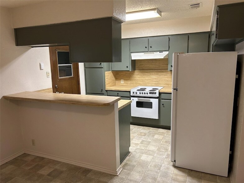 Foto principal - 1300 N Nolan River Rd