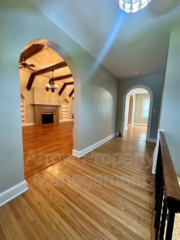 Building Photo - 4929 Huntington Ave