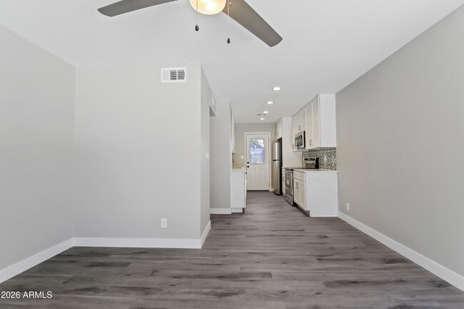 Building Photo - 35 W Medlock Dr