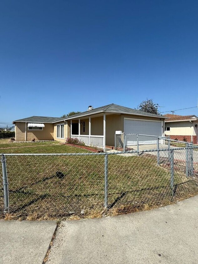 Primary Photo - Charming 3-bedroom, 2-bathroom home