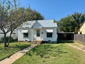 Building Photo - 1224 Ashleman St