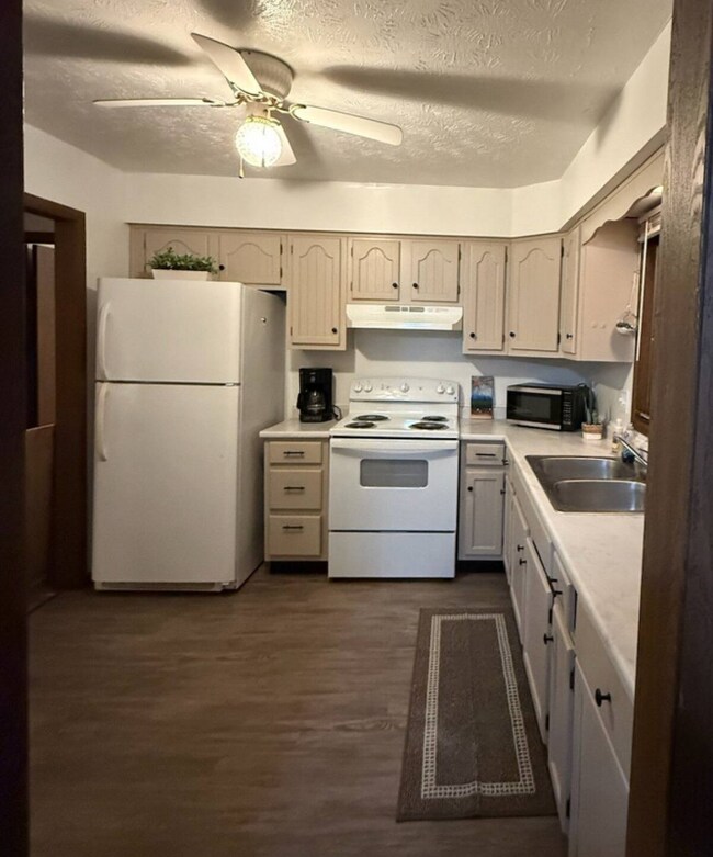 Foto del edificio - 8421 Colwyn Ct