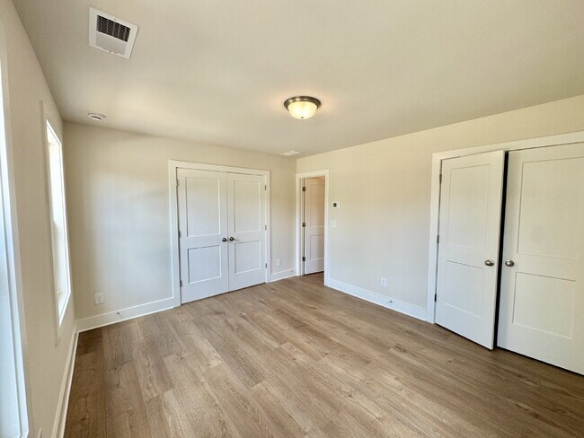 Foto del edificio - Your Alpharetta Retreat Awaits – Elegant T...