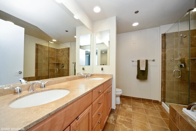Foto del edificio - 600 N Lake Shore Dr