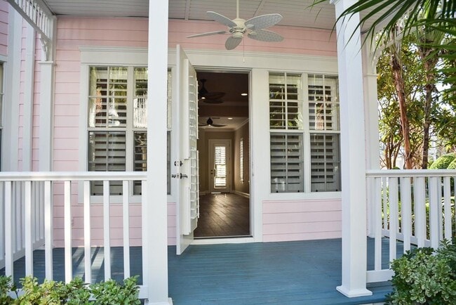 Building Photo - 947 Hemingway Cir