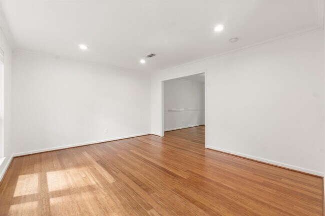 Foto del edificio - 28 Silver Elm Pl