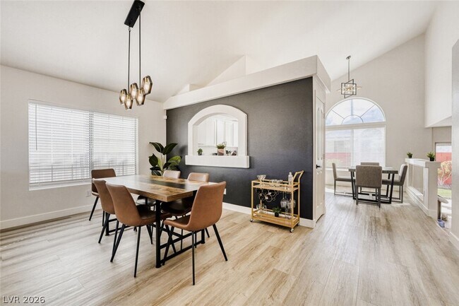 Foto del edificio - 8705 Texas Ranger Ave