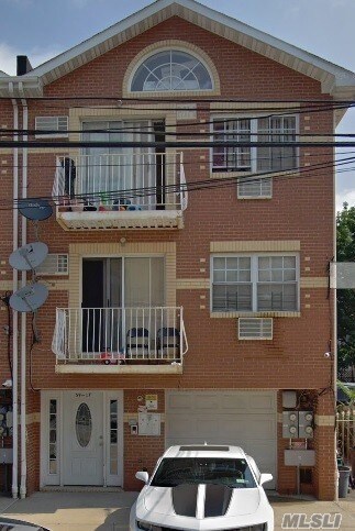Primary Photo - 59-17 Van Doren St