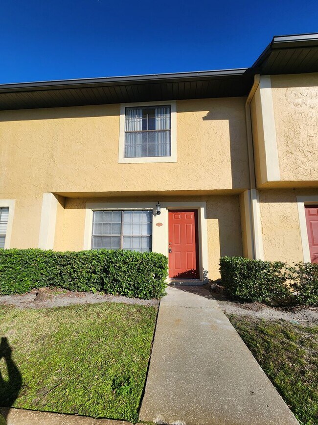 Foto del edificio - Cozy and convenient Townhome !