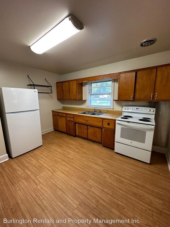 Building Photo - 3 br, 1 bath House - 511 Mattress Factory Rd
